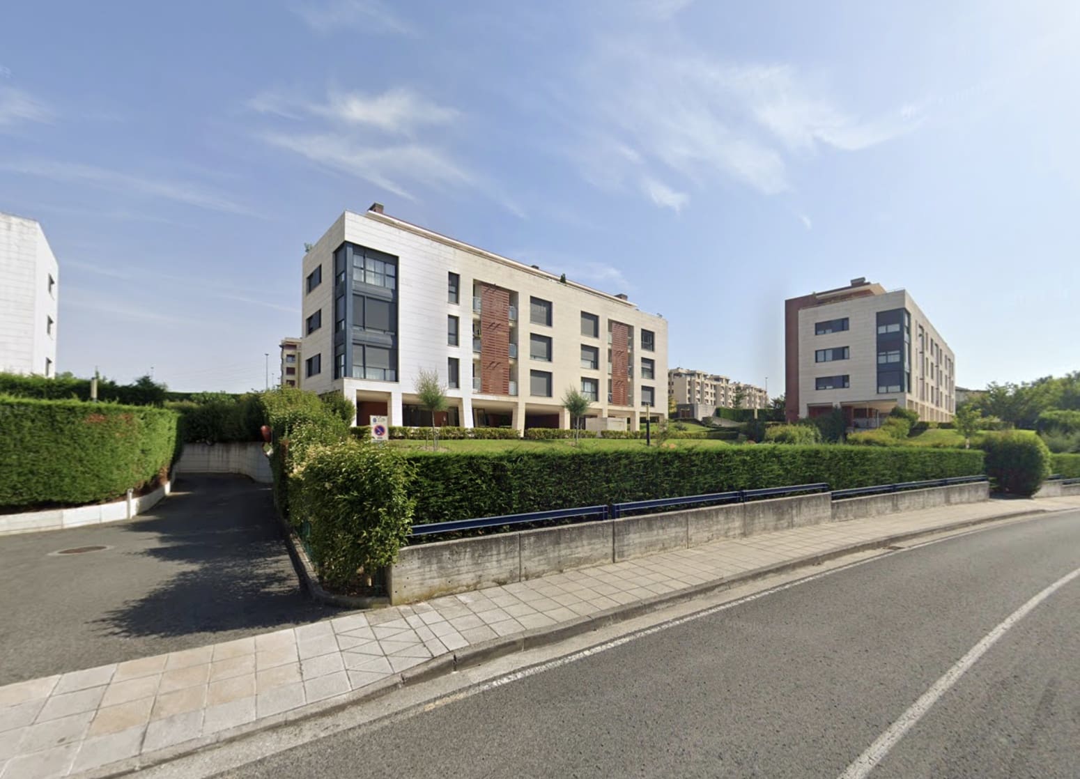 2 quarto Apartamento para arrendar em Santander com piscina garagem - 1 100 € (Ref: 9625388)