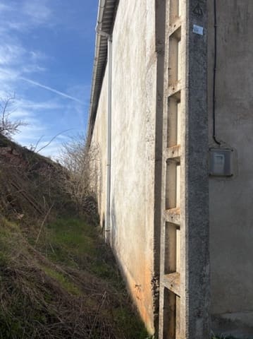 Kaupallinen myytävänä paikassa Aguilar de Campoo - 90 000 € (Ref: 9640338)