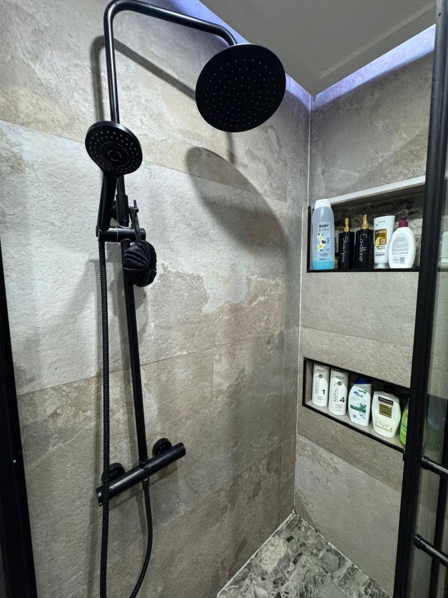 Piso de 3 habitaciones en Torrelavega en venta - 100.000 € (Ref: 9655761)