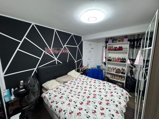 Piso de 3 habitaciones en Torrelavega en venta - 100.000 € (Ref: 9655761)