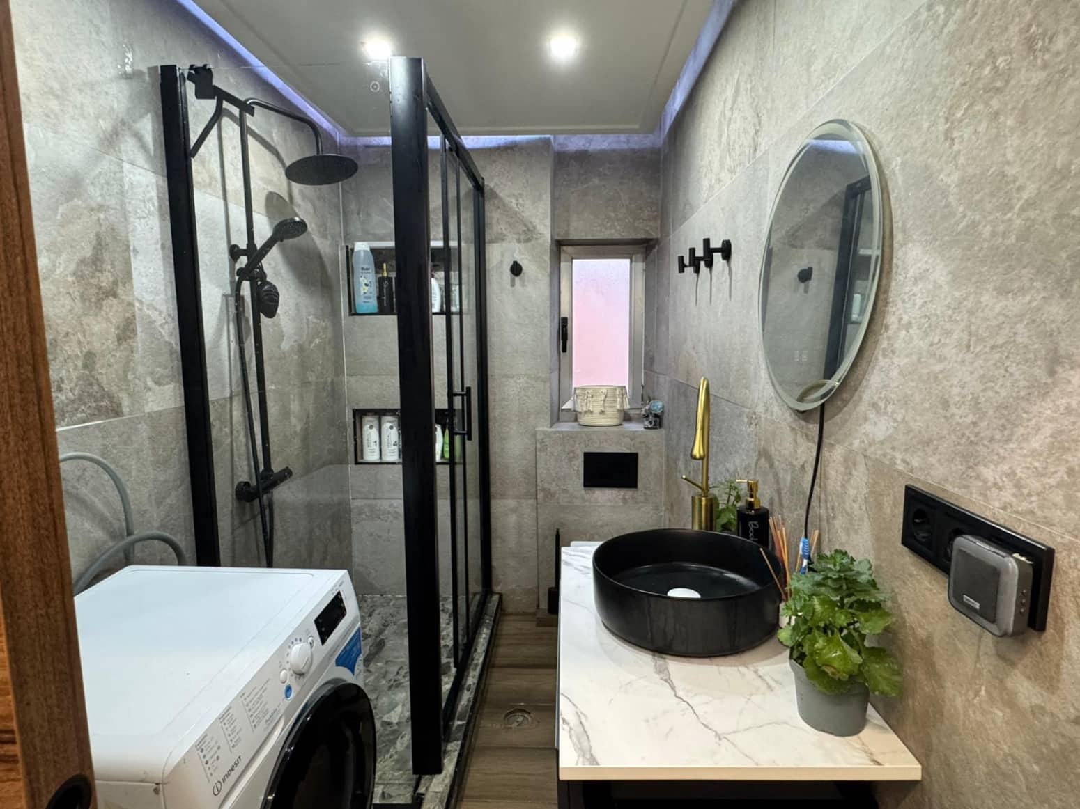 Piso de 3 habitaciones en Torrelavega en venta - 100.000 € (Ref: 9655761)