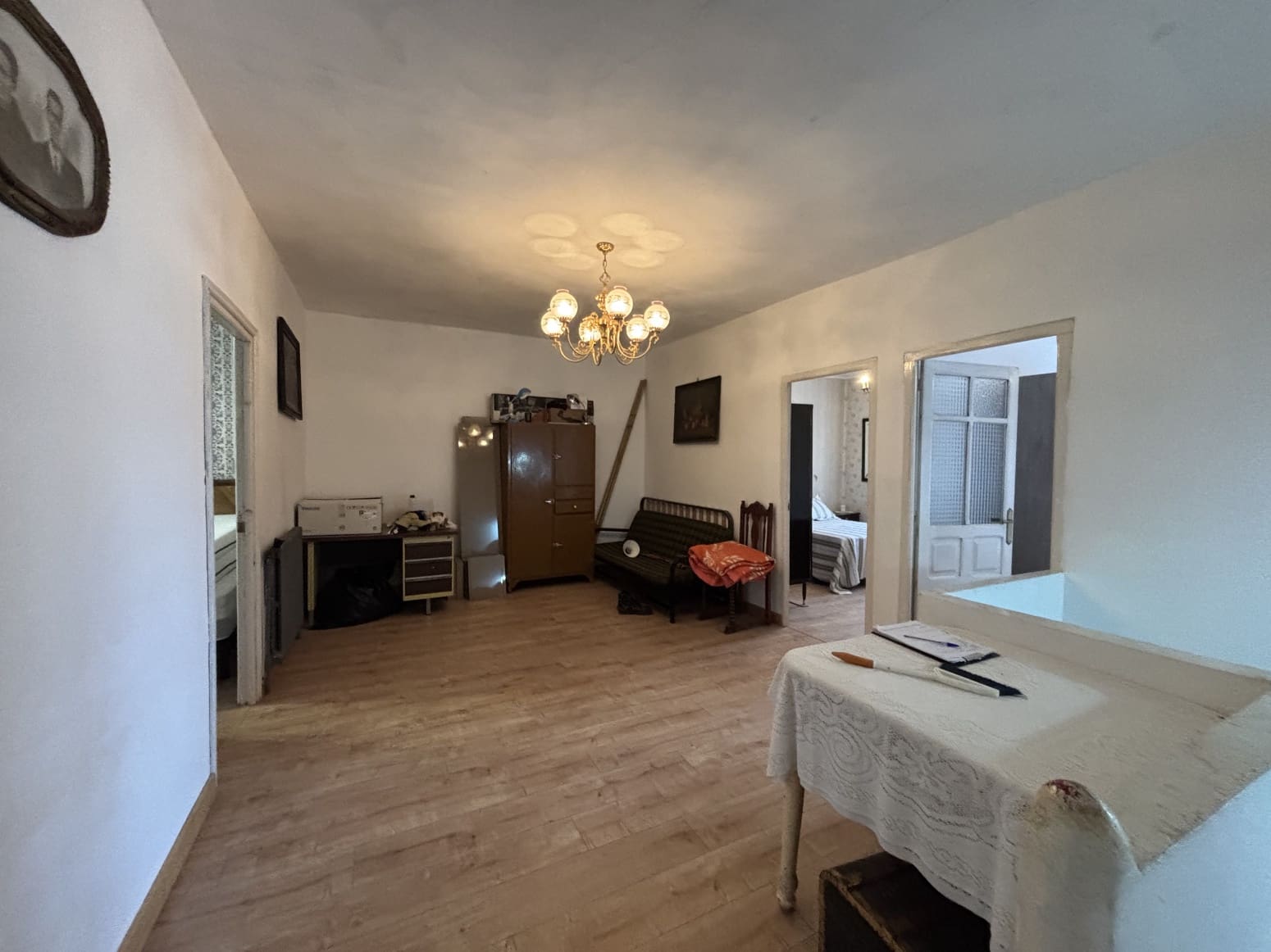 5 soveværelse Villa til salg i Alar del Rey med garage - € 115.000 (Ref: 9682392)