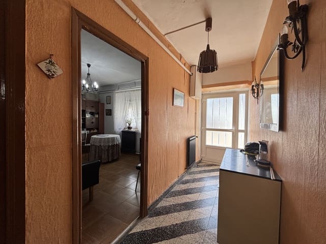 5 soveværelse Villa til salg i Alar del Rey med garage - € 115.000 (Ref: 9682392)