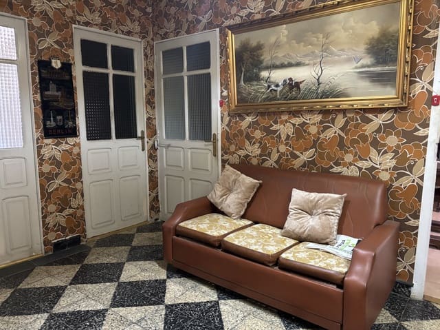 5 soveværelse Villa til salg i Alar del Rey med garage - € 115.000 (Ref: 9682392)