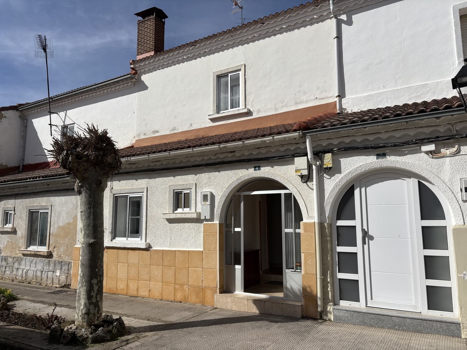 3 bedroom Villa for sale in Barruelo de Santullan - € 65,000 (Ref: 9701399)