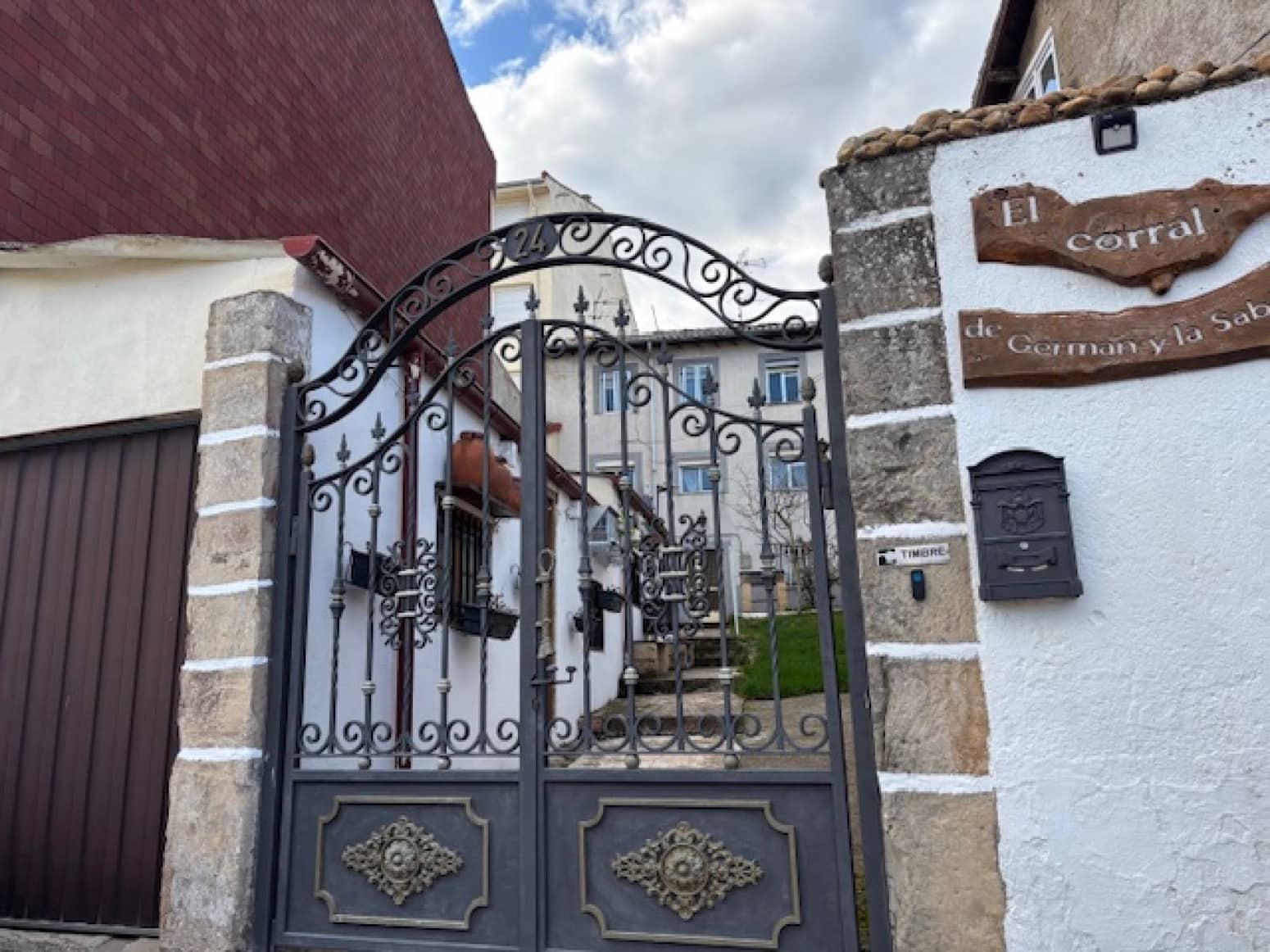 3 bedroom Villa for sale in Valdeolea - € 60,000 (Ref: 9704867)