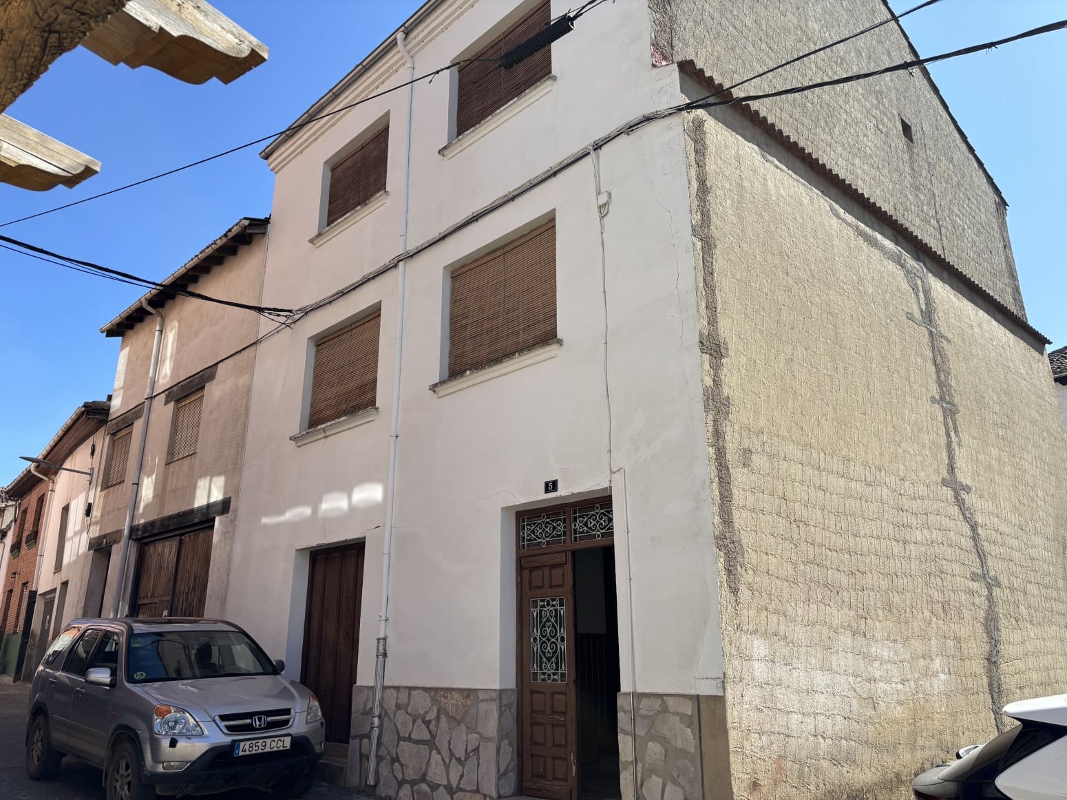 6 bedroom Villa for sale in Herrera de Pisuerga - € 75,000 (Ref: 9707482)