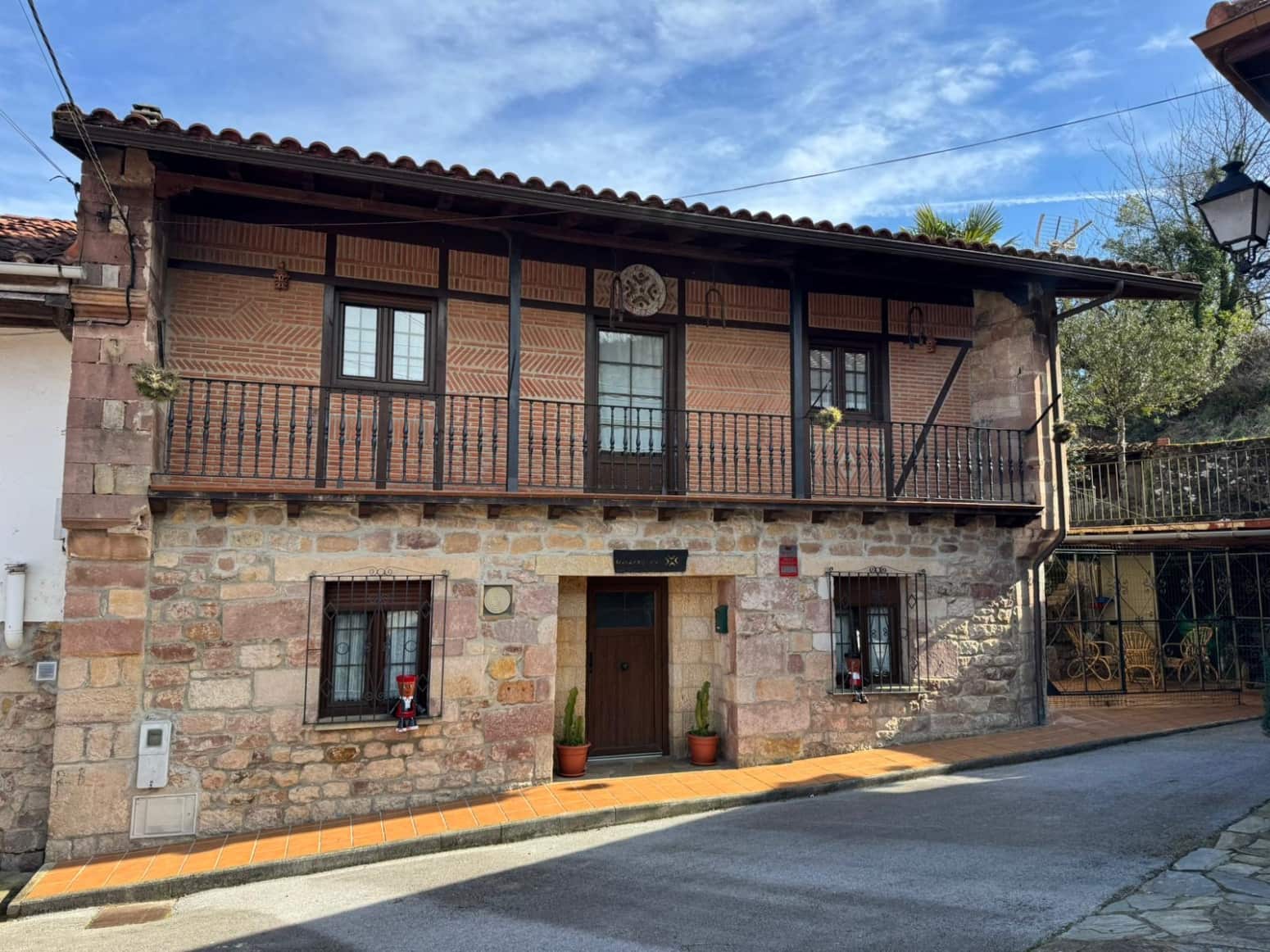 4 bedroom Villa for sale in Cartes - € 255,000 (Ref: 9741569)