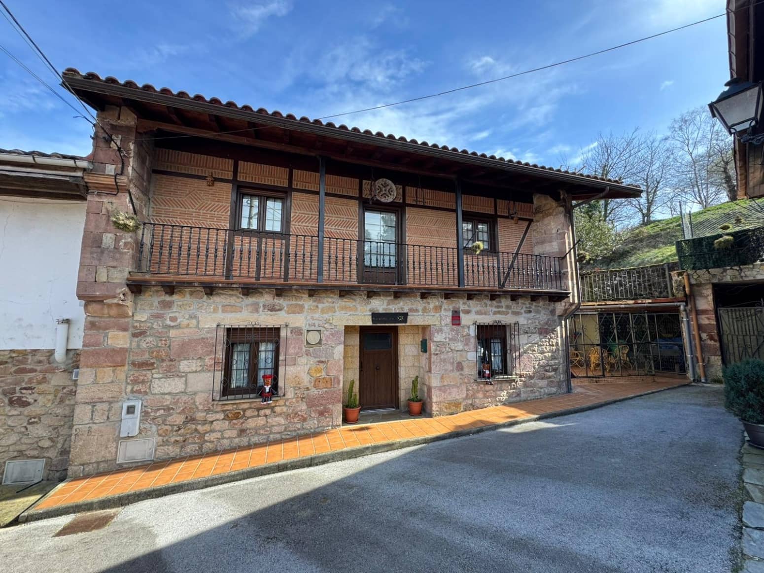 4 bedroom Villa for sale in Cartes - € 255,000 (Ref: 9741569)