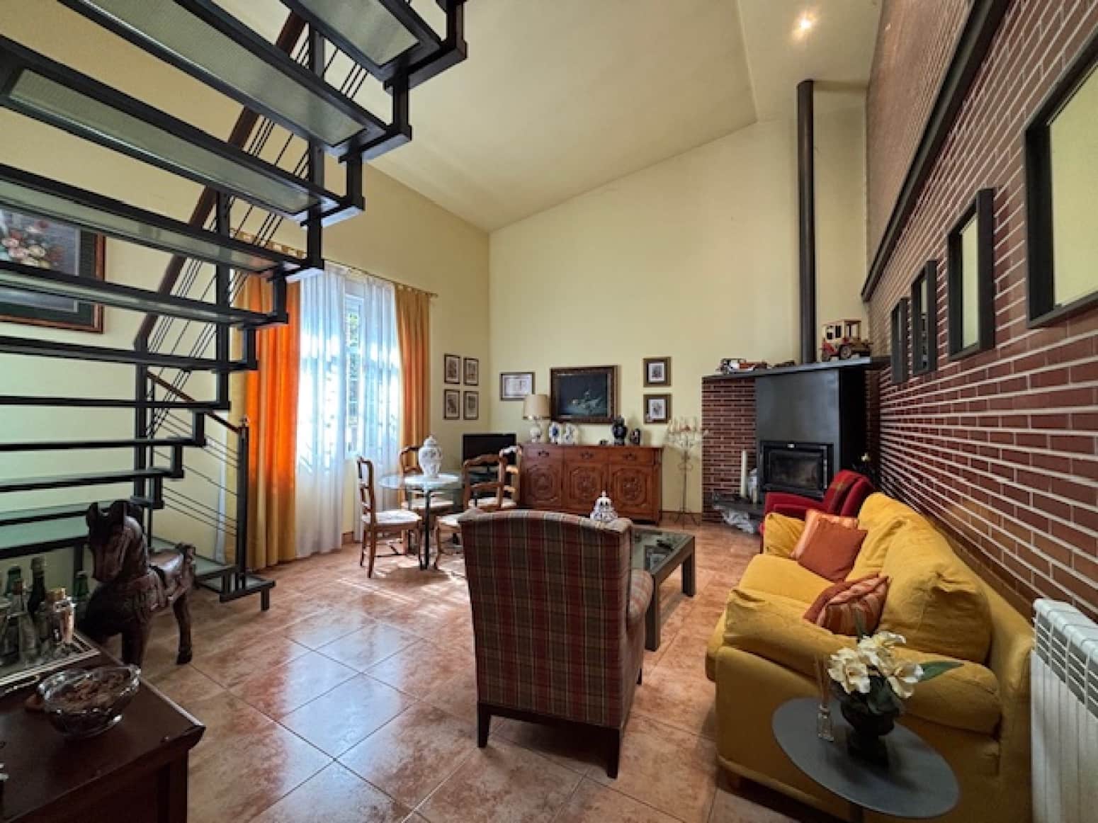 3 Zimmer Villa zu verkaufen in Pradanos de Ojeda mit Garage - 210.000 € (Ref: 9745237)