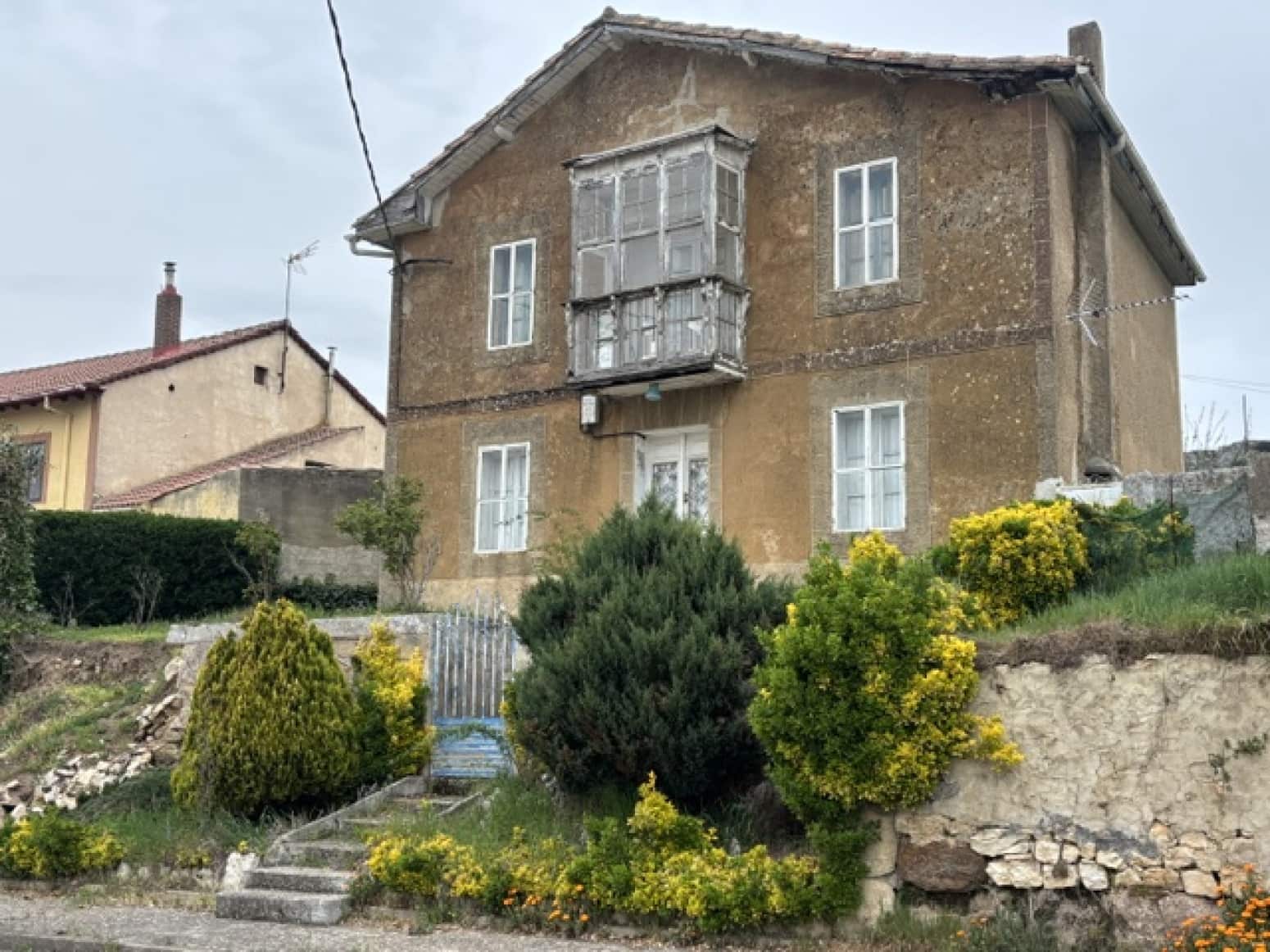 5 bedroom Villa for sale in Basconcillos del Tozo - € 32,000 (Ref: 9800560)