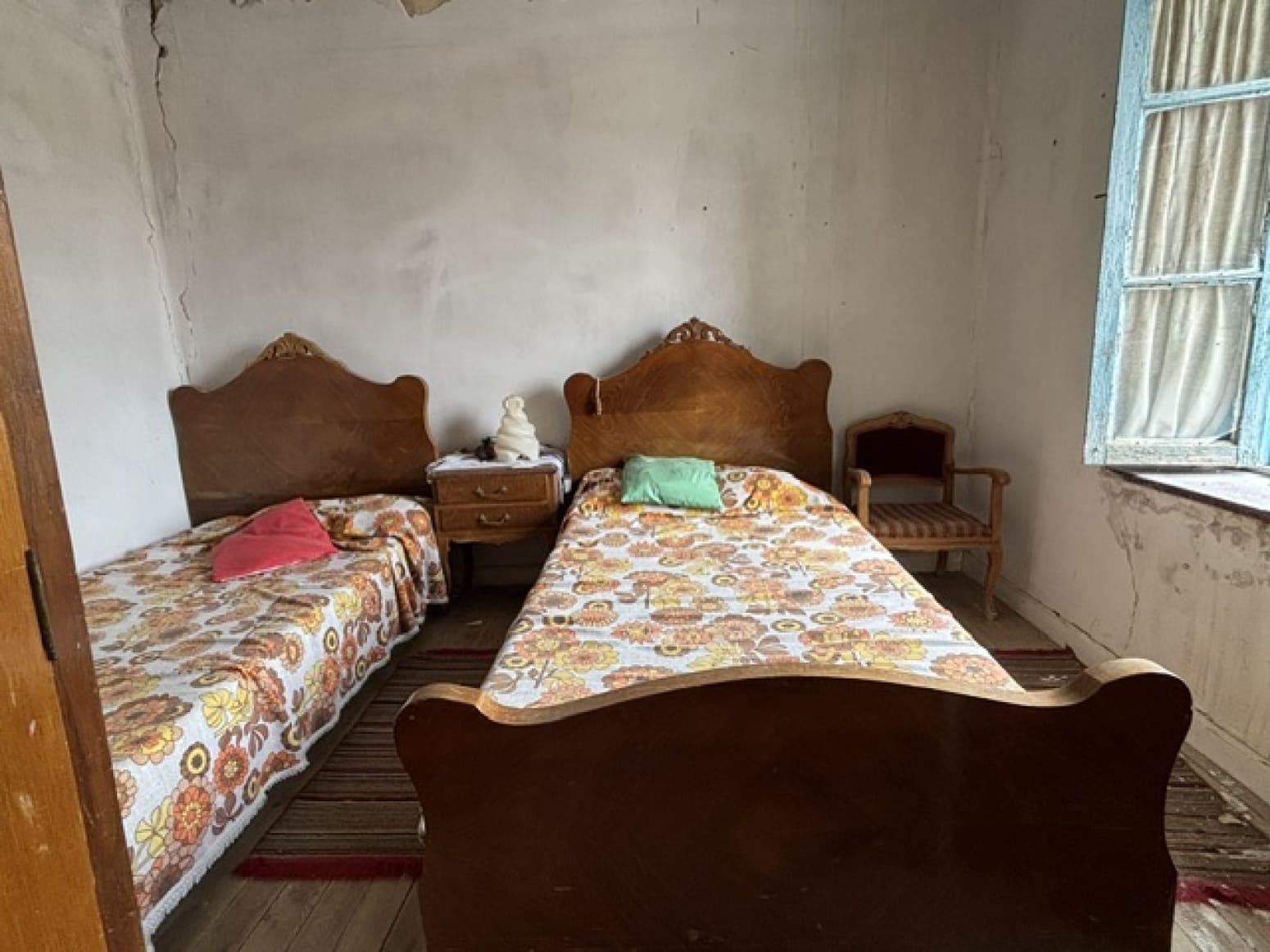 5 bedroom Villa for sale in Basconcillos del Tozo - € 32,000 (Ref: 9800560)