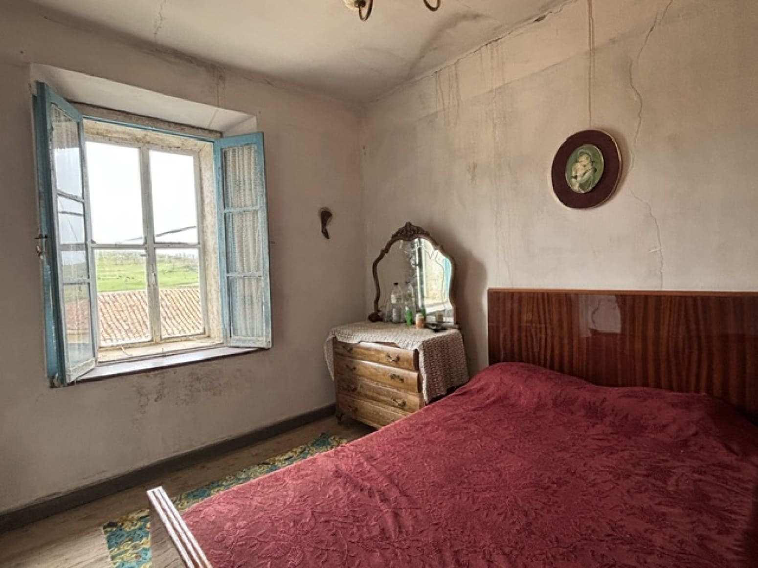 5 bedroom Villa for sale in Basconcillos del Tozo - € 32,000 (Ref: 9800560)