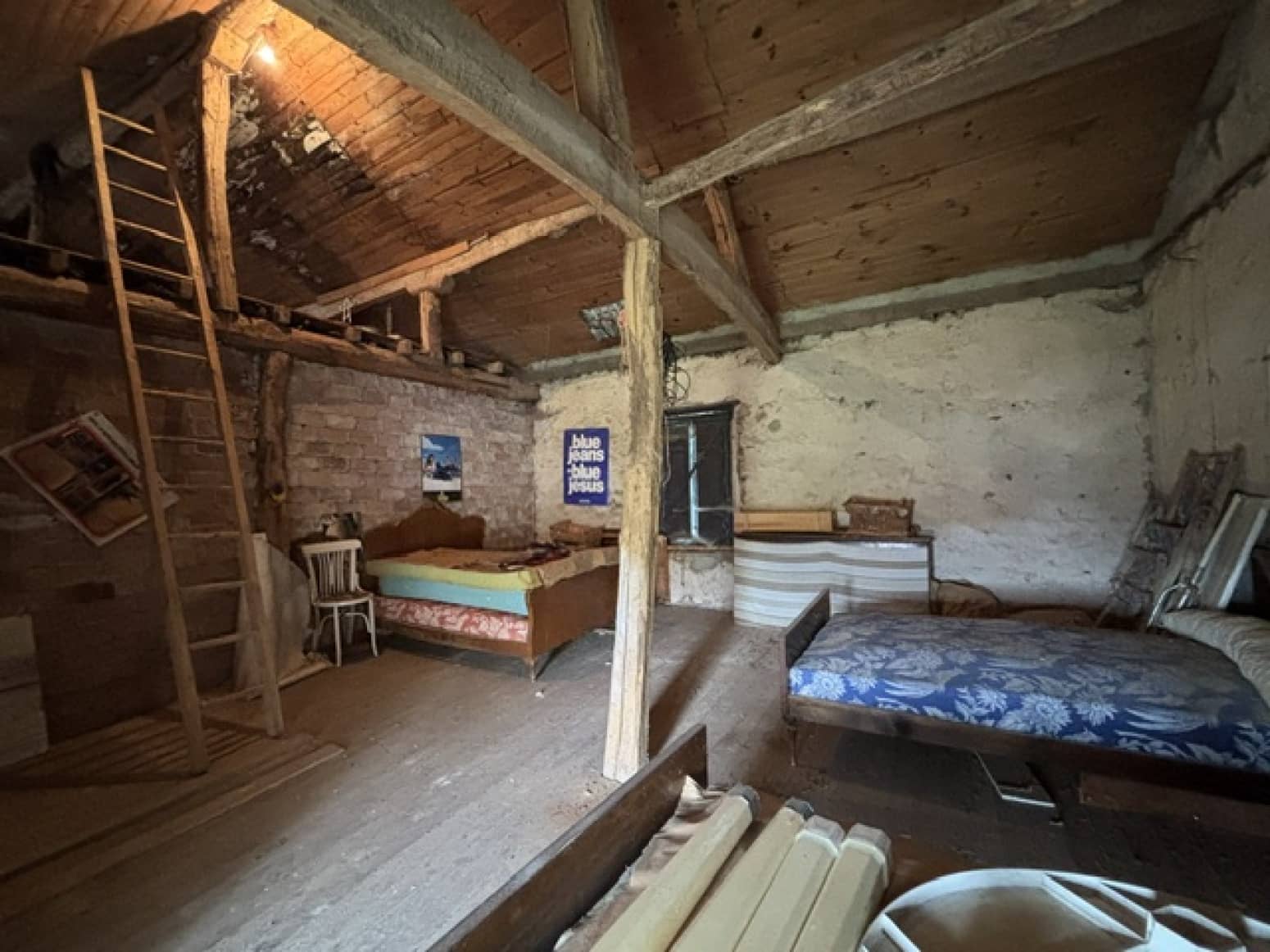 5 bedroom Villa for sale in Basconcillos del Tozo - € 32,000 (Ref: 9800560)