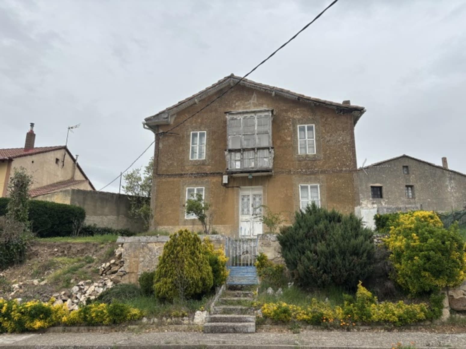 5 bedroom Villa for sale in Basconcillos del Tozo - € 32,000 (Ref: 9800560)