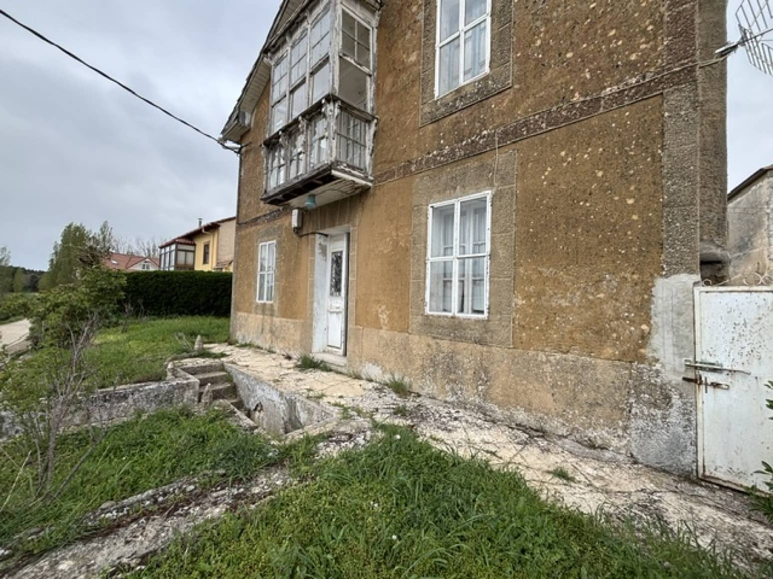 5 bedroom Villa for sale in Basconcillos del Tozo - € 32,000 (Ref: 9800560)