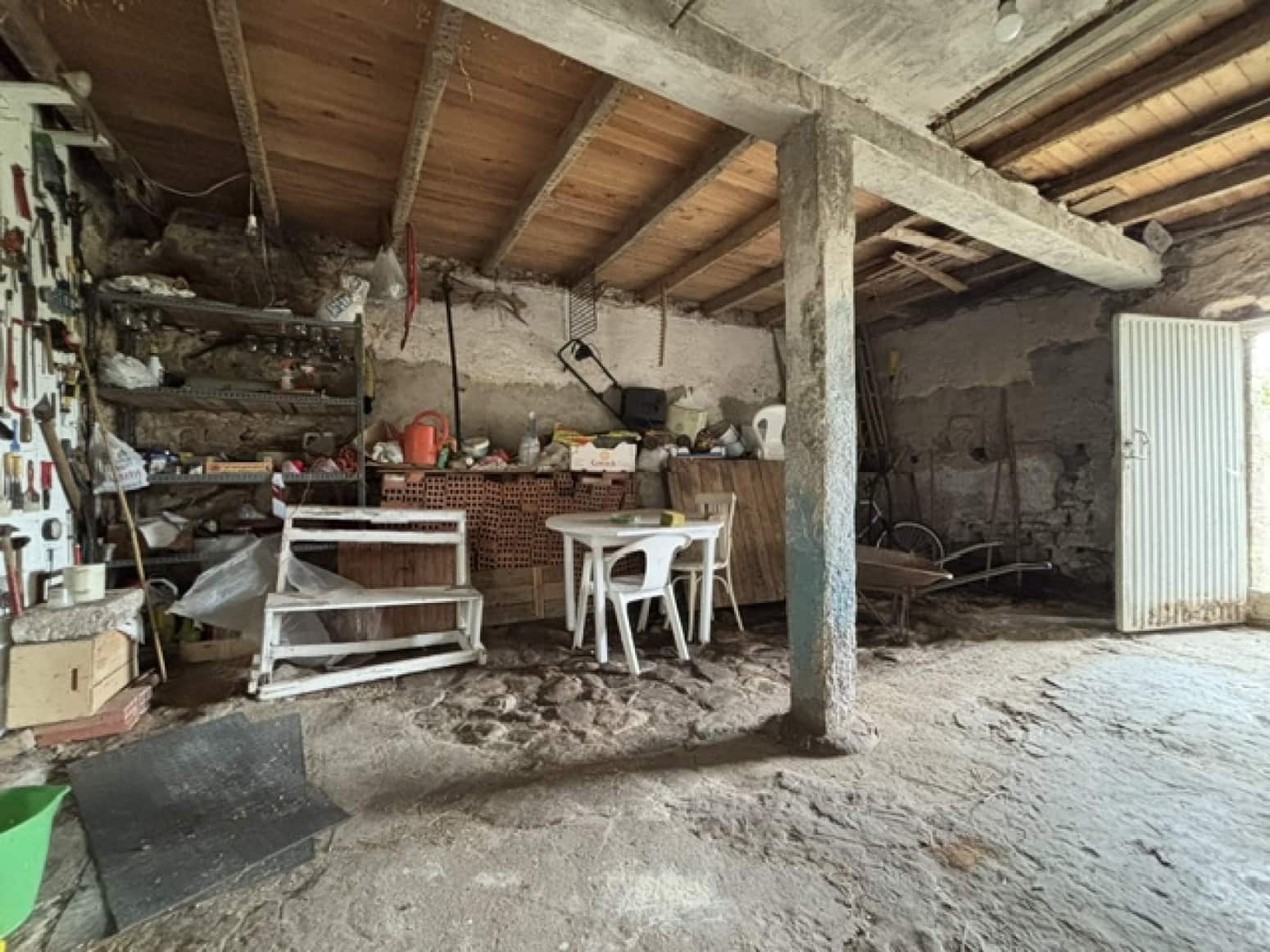 5 bedroom Villa for sale in Basconcillos del Tozo - € 32,000 (Ref: 9800560)