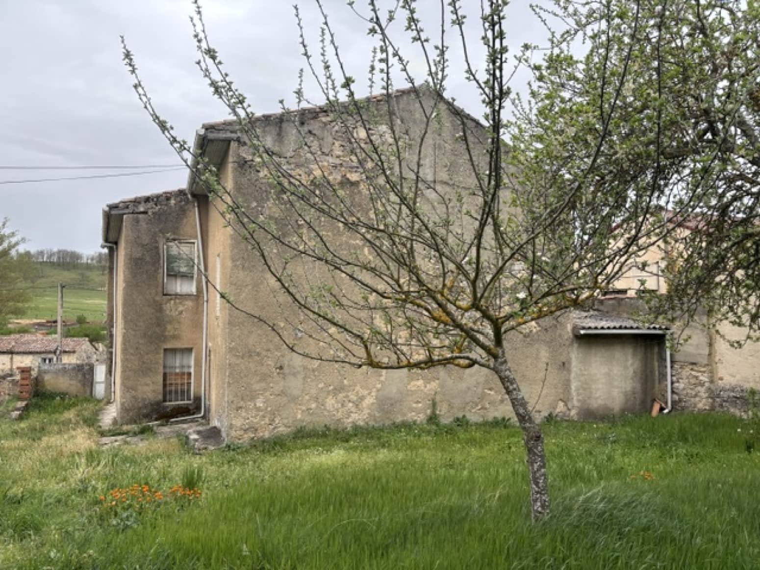 5 bedroom Villa for sale in Basconcillos del Tozo - € 32,000 (Ref: 9800560)