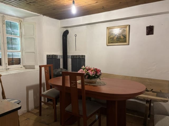 6 bedroom Villa for sale in Santibáñez de la Peña - € 40,000 (Ref: 9814280)