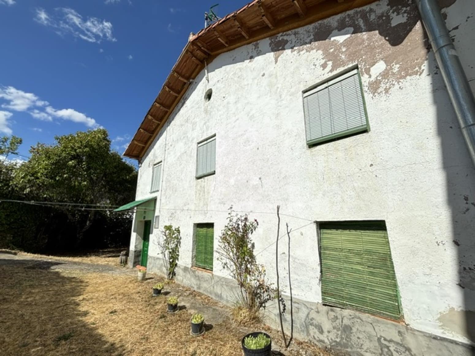 6 bedroom Villa for sale in Santibanez de la Pena - € 40,000 (Ref: 9814280)