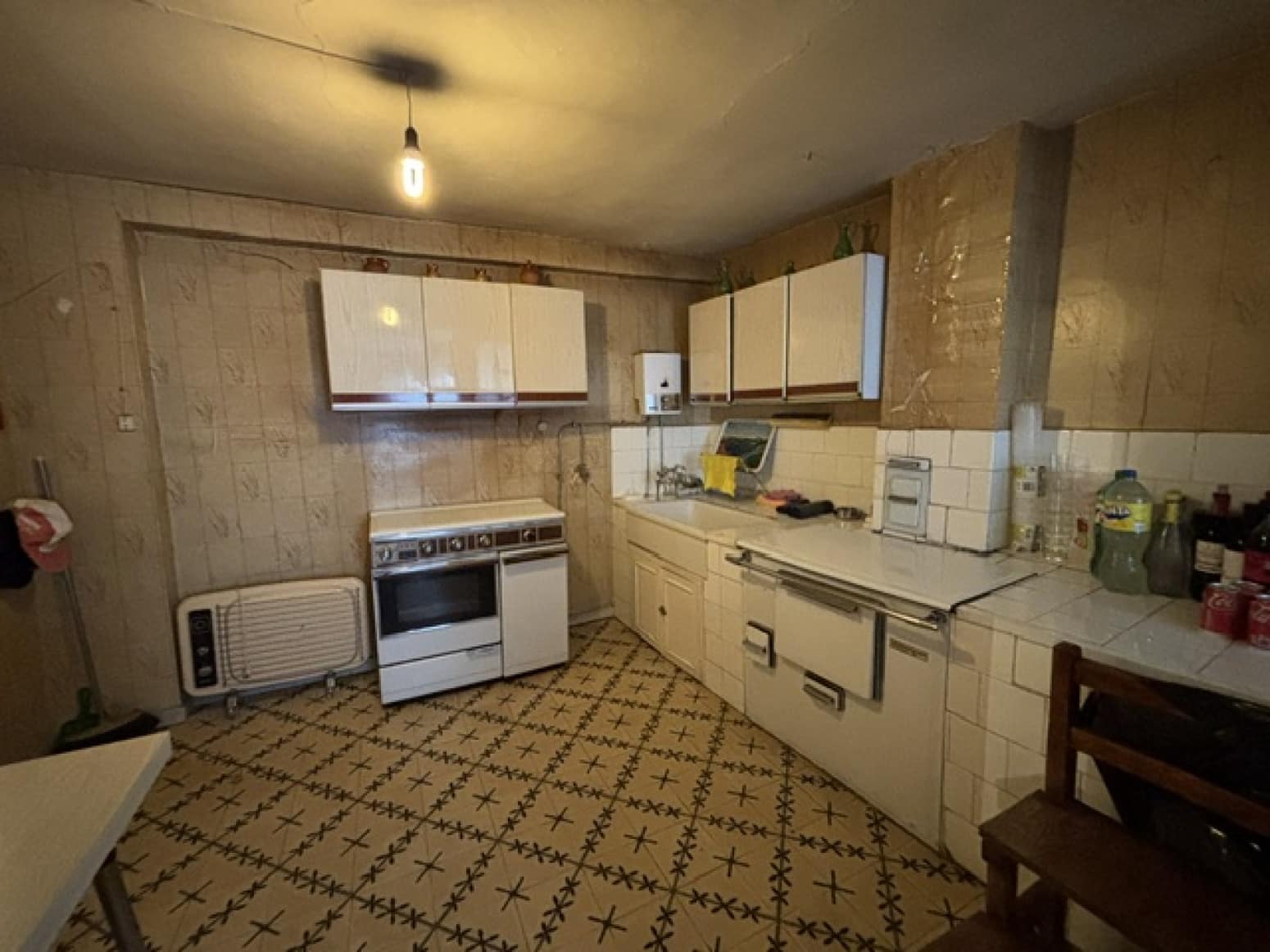 6 bedroom Villa for sale in Cervera de Pisuerga - € 199,000 (Ref: 9836017)