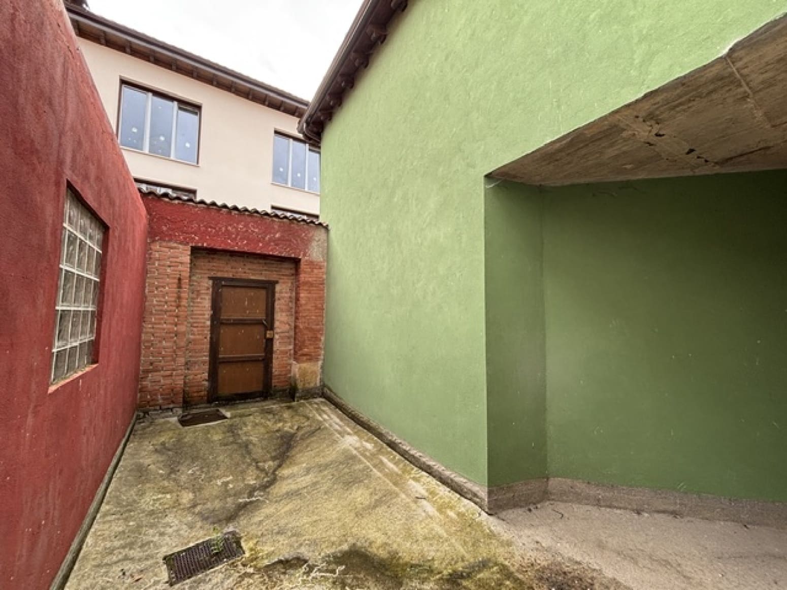 6 bedroom Villa for sale in Cervera de Pisuerga - € 199,000 (Ref: 9836017)