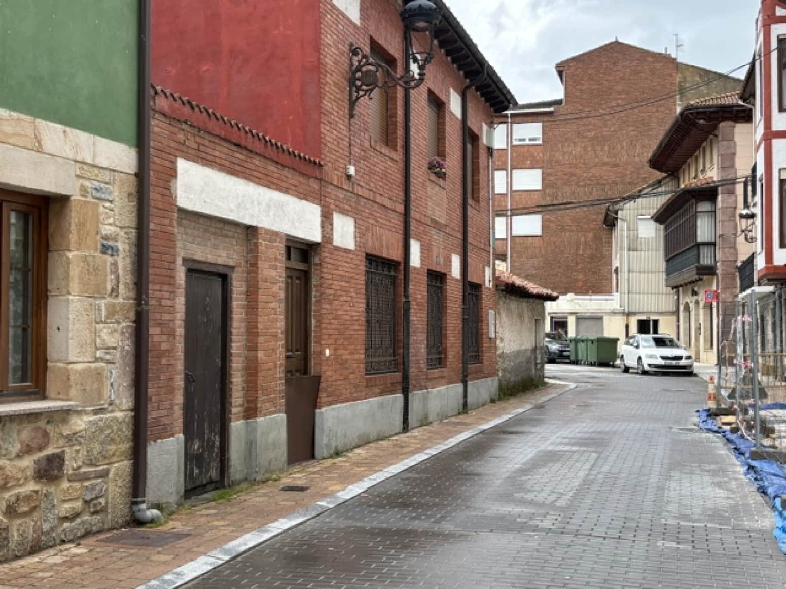 6 bedroom Villa for sale in Cervera de Pisuerga - € 199,000 (Ref: 9836017)