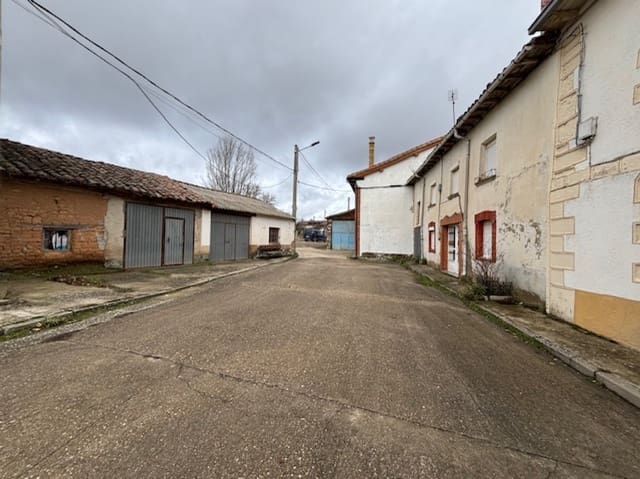 Villa til salg i Alar del Rey - € 15.000 (Ref: 9838992)
