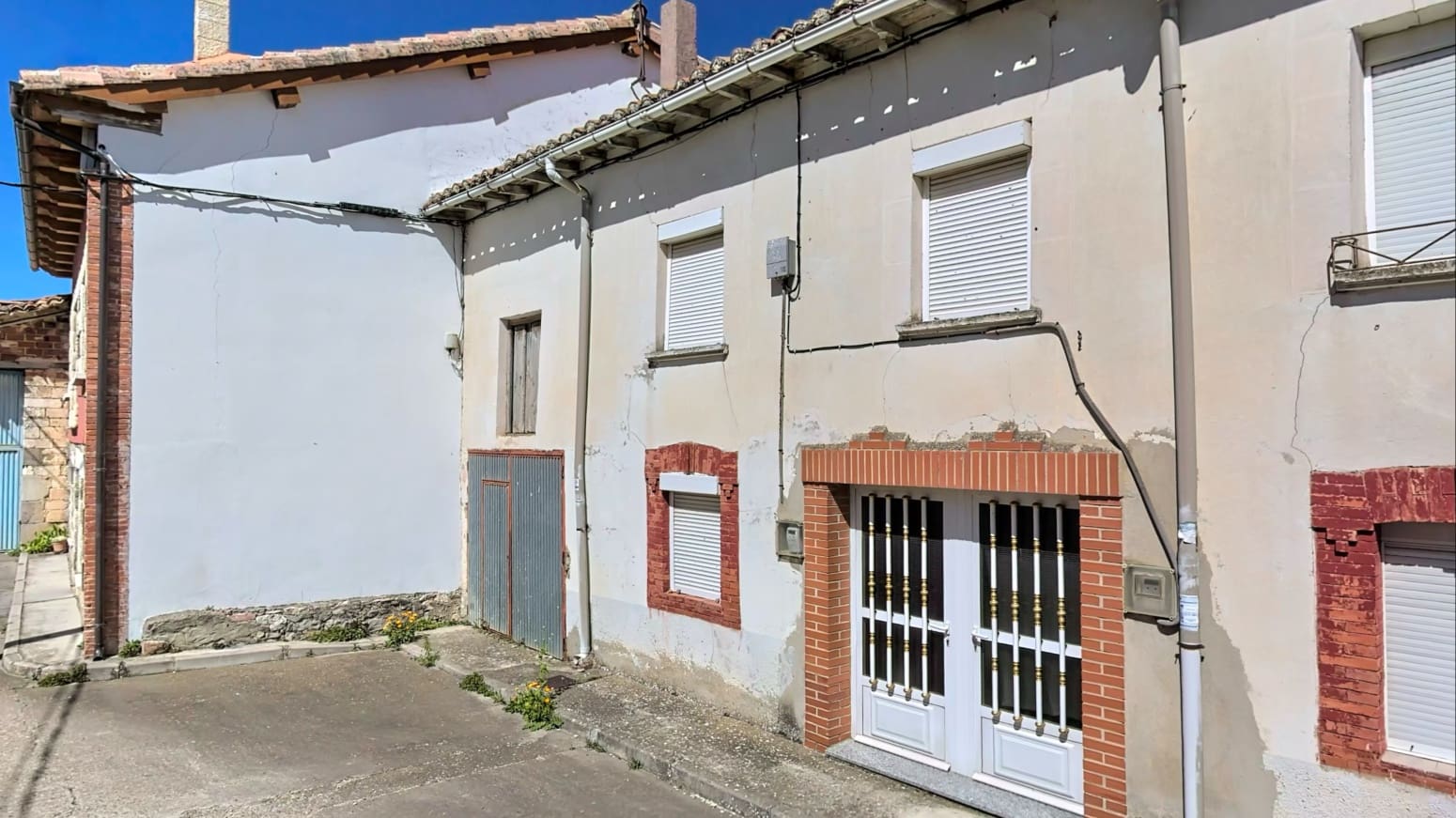 Villa for sale in Alar del Rey - € 15,000 (Ref: 9838992)