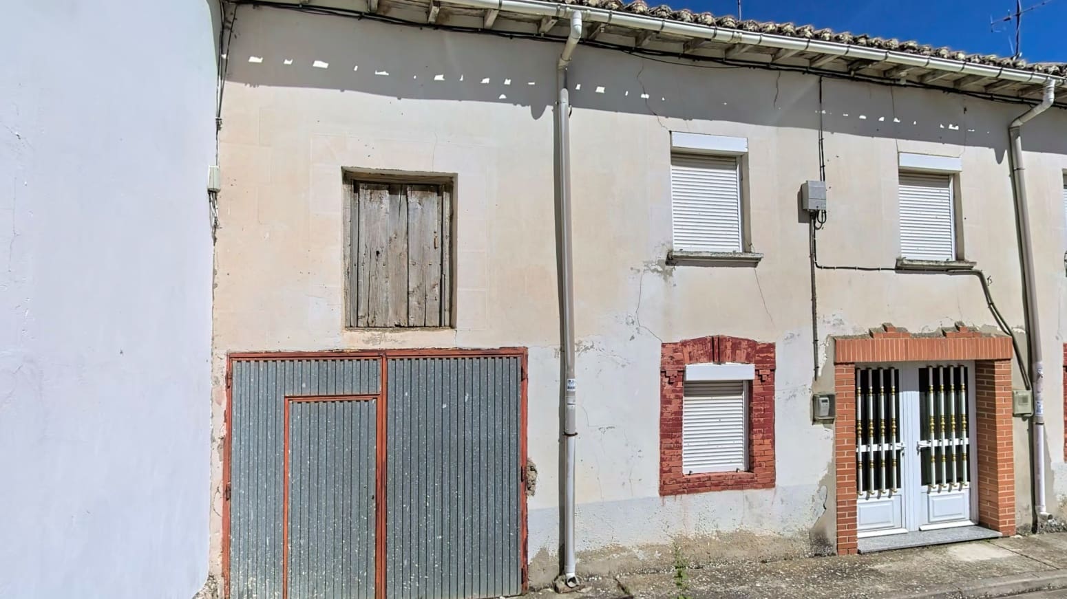 Villa for sale in Alar del Rey - € 15,000 (Ref: 9838992)