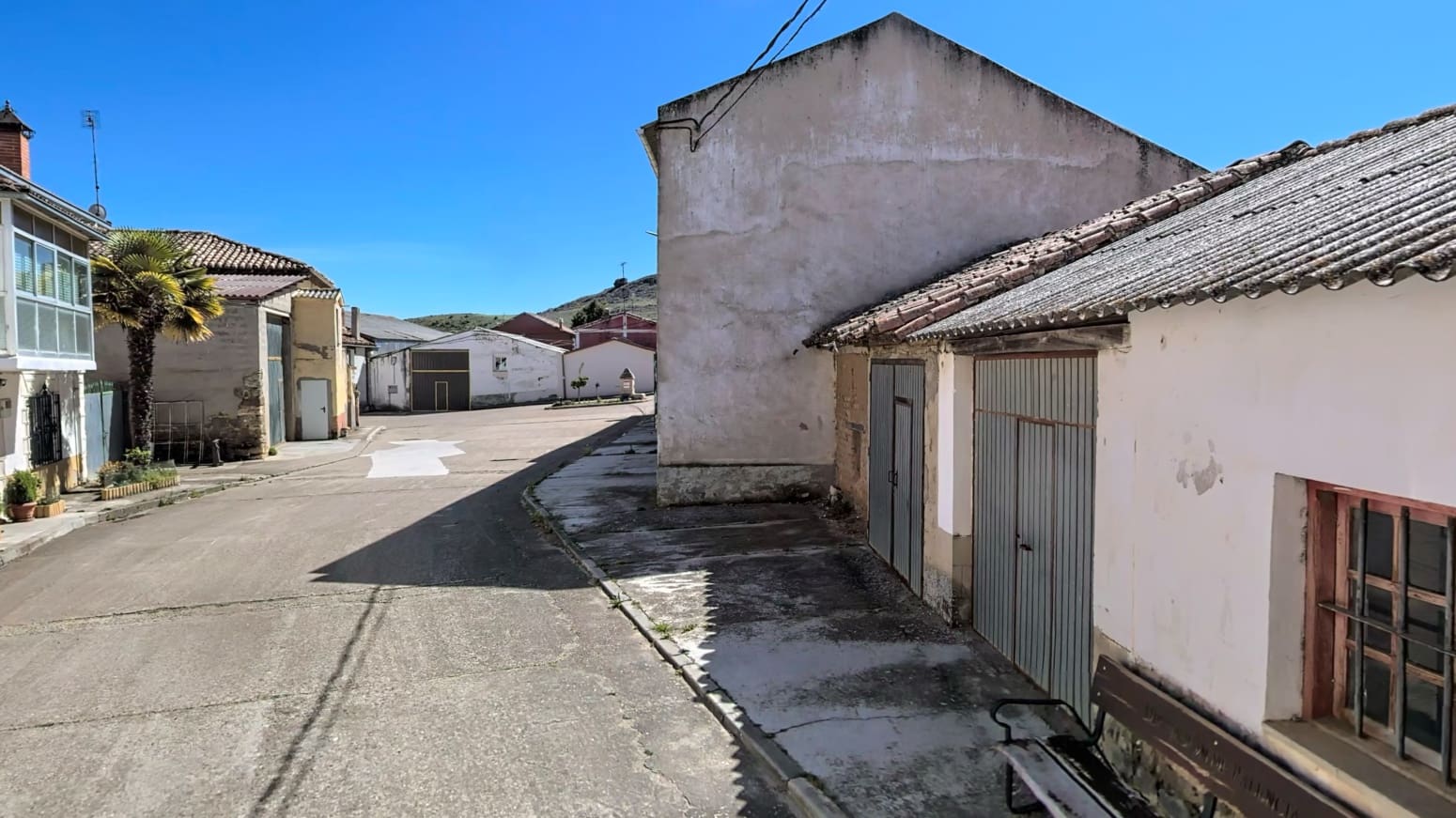 Villa for sale in Alar del Rey - € 15,000 (Ref: 9838992)