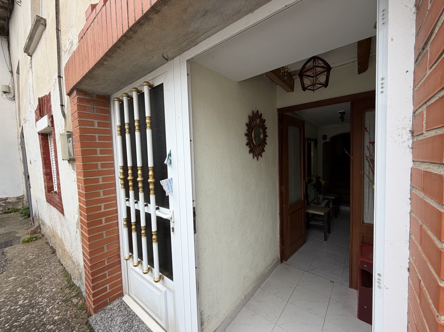 Villa for sale in Alar del Rey with garage - € 35,000 (Ref: 9838992)