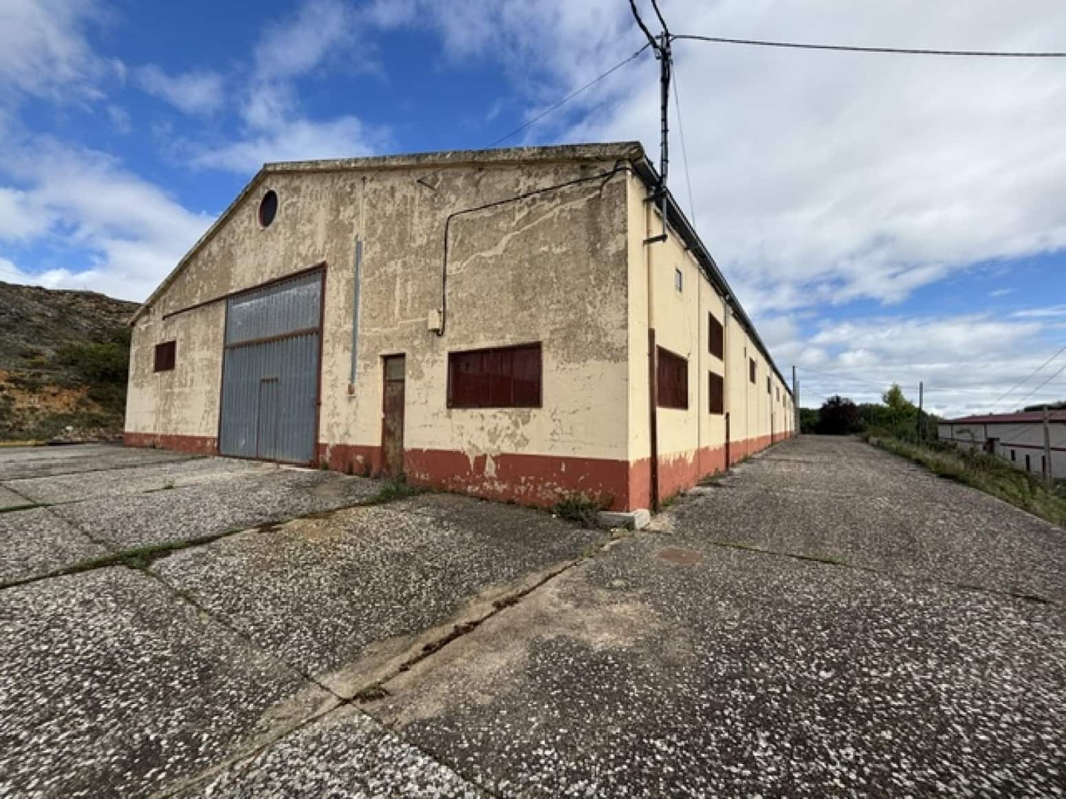 Commercial for sale in Aguilar de Campoo - € 190,000 (Ref: 9838993)