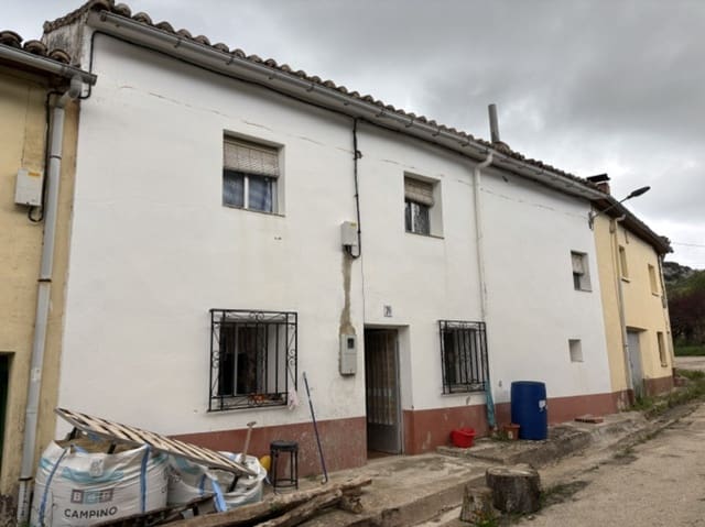4 soveværelse Villa til salg i Sotresgudo - € 29.000 (Ref: 9838994)