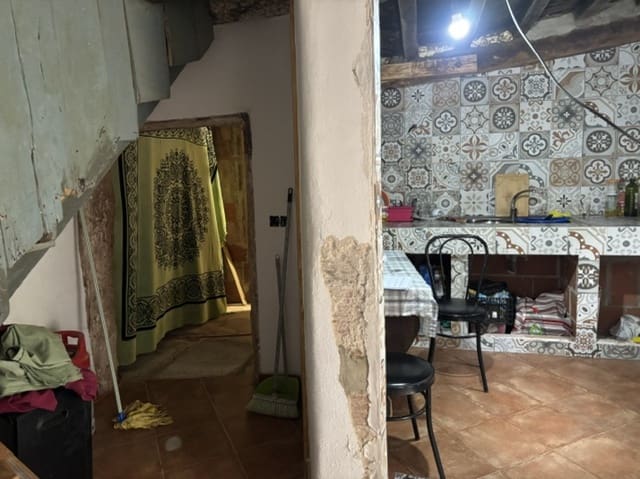 4 soveværelse Villa til salg i Sotresgudo - € 29.000 (Ref: 9838994)