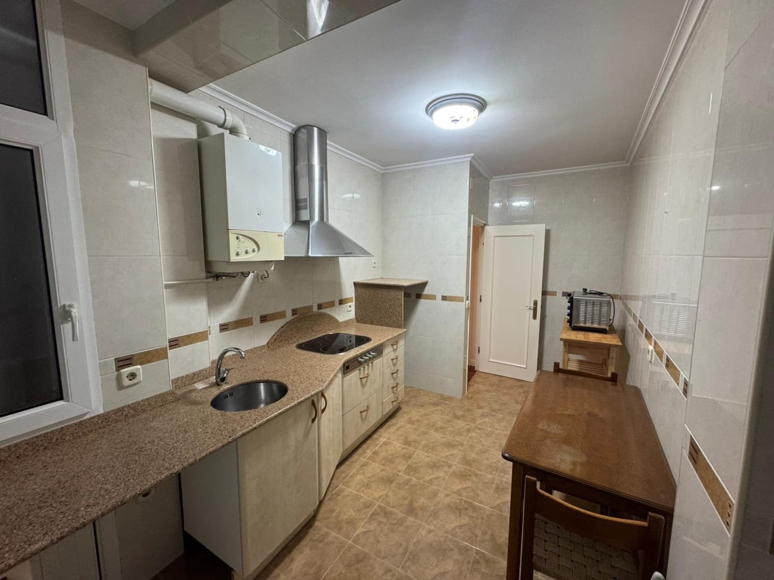Piso de 3 habitaciones en Torrelavega en venta - 140.000 € (Ref: 9840286)