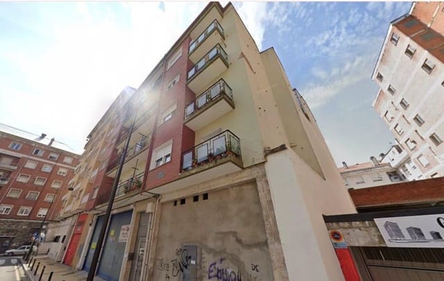 Piso de 3 habitaciones en Torrelavega en venta - 140.000 € (Ref: 9840286)