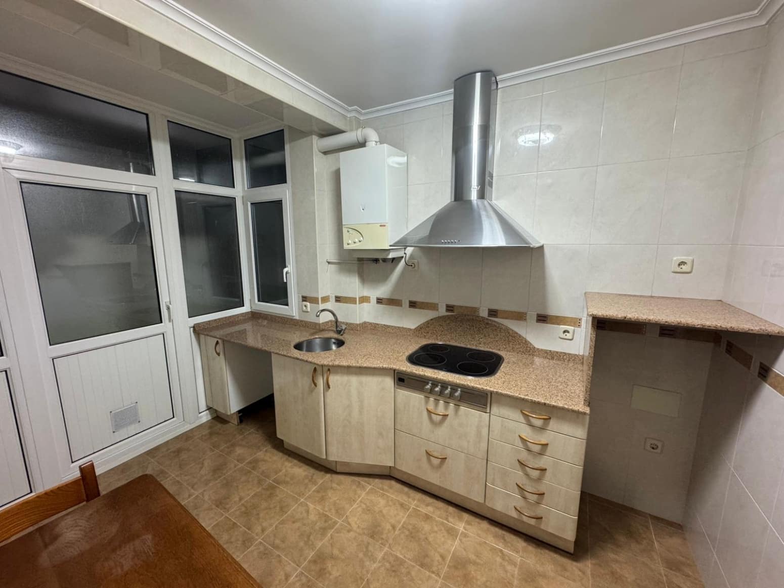 Piso de 3 habitaciones en Torrelavega en venta - 140.000 € (Ref: 9840286)