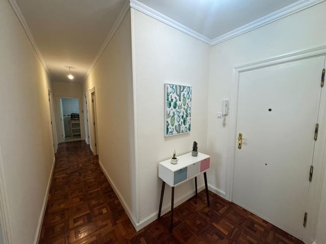 Piso de 3 habitaciones en Torrelavega en venta - 140.000 € (Ref: 9840286)