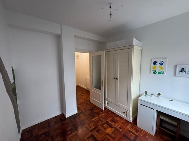 Piso de 3 habitaciones en Torrelavega en venta - 140.000 € (Ref: 9840286)
