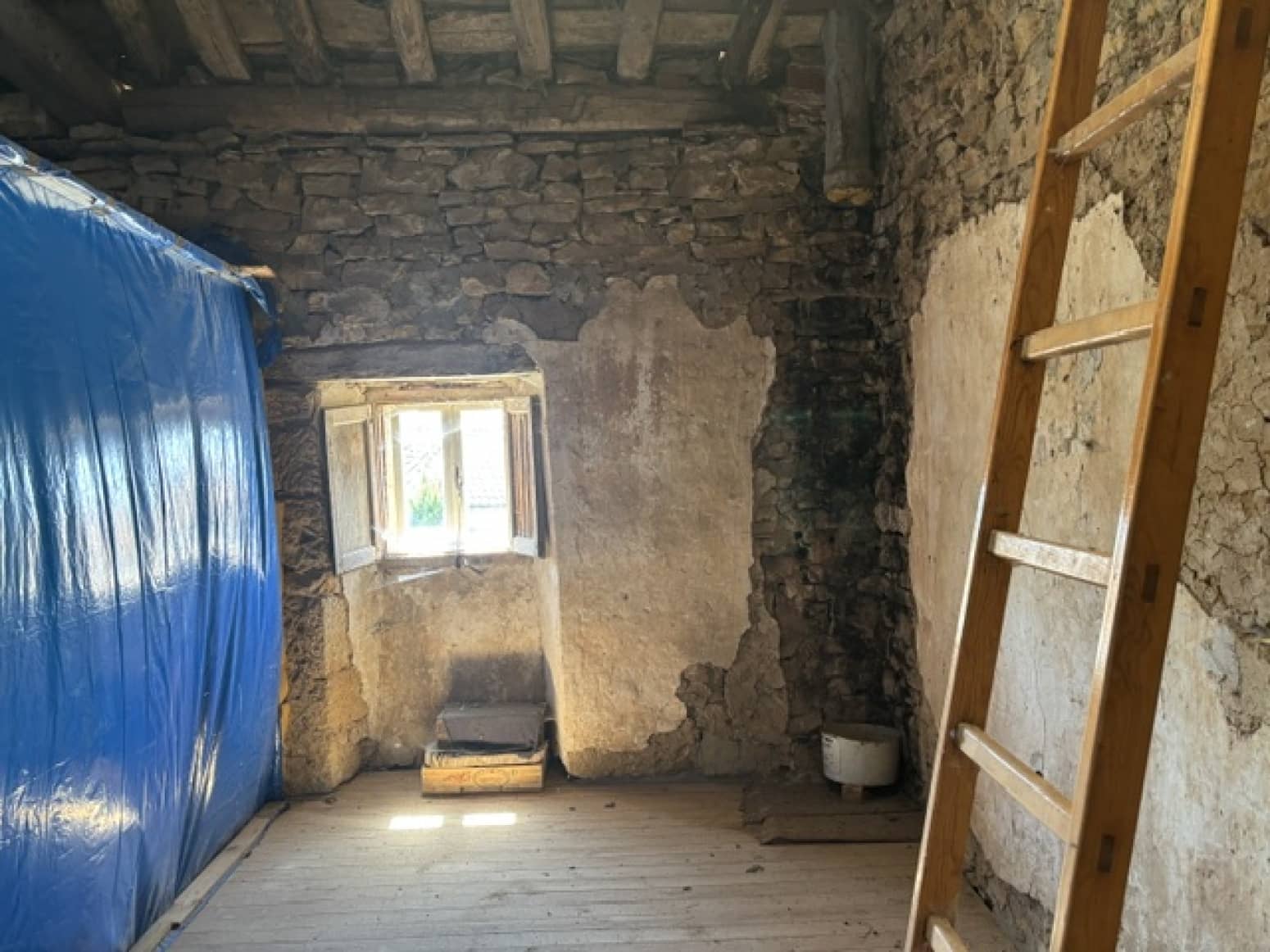 2 slaapkamer Villa te koop in Aguilar de Campoo met garage - € 60.000 (Ref: 9880682)