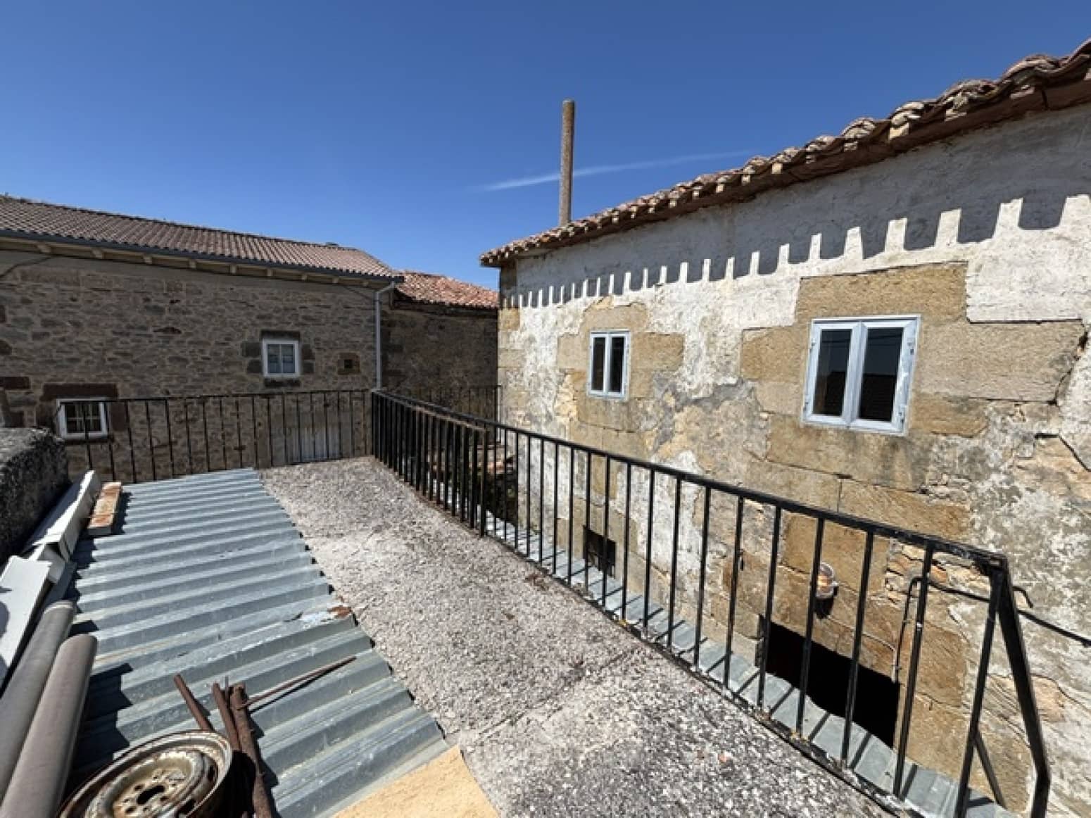 2 slaapkamer Villa te koop in Aguilar de Campoo met garage - € 60.000 (Ref: 9880682)