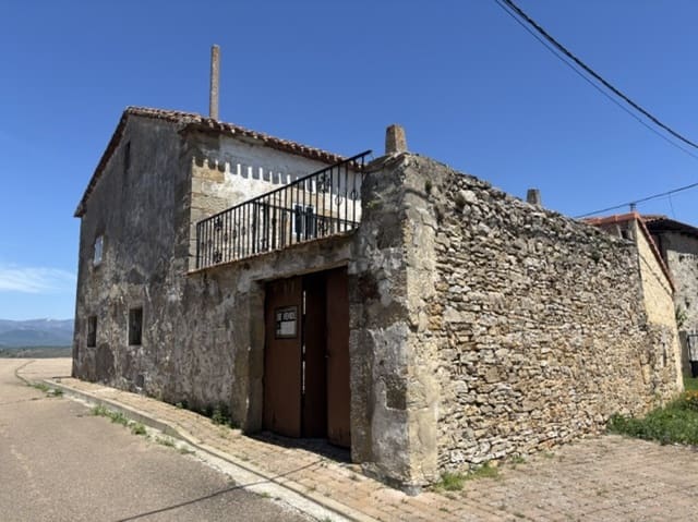 2 slaapkamer Villa te koop in Aguilar de Campoo met garage - € 60.000 (Ref: 9880682)