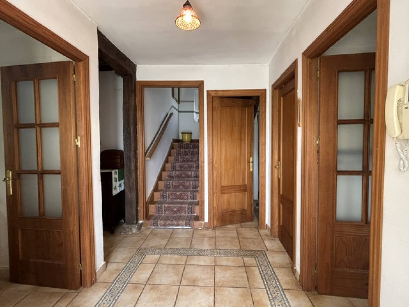 Chalet de 4 habitaciones en Valle de Valdelucio en venta - 230.000 € (Ref: 9915341)