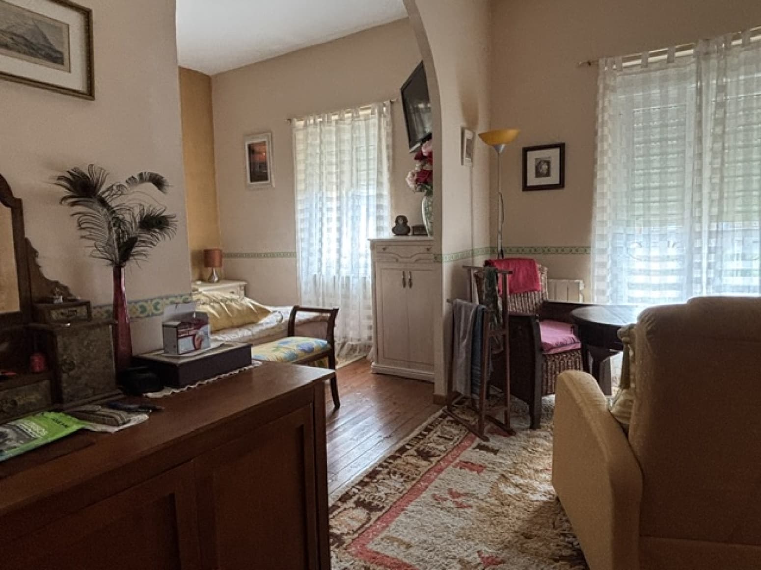 Chalet de 4 habitaciones en Valle de Valdelucio en venta - 230.000 € (Ref: 9915341)