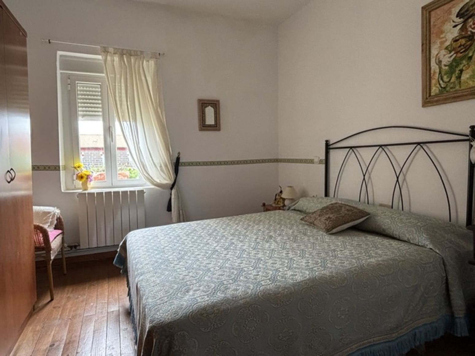 Chalet de 4 habitaciones en Valle de Valdelucio en venta - 230.000 € (Ref: 9915341)