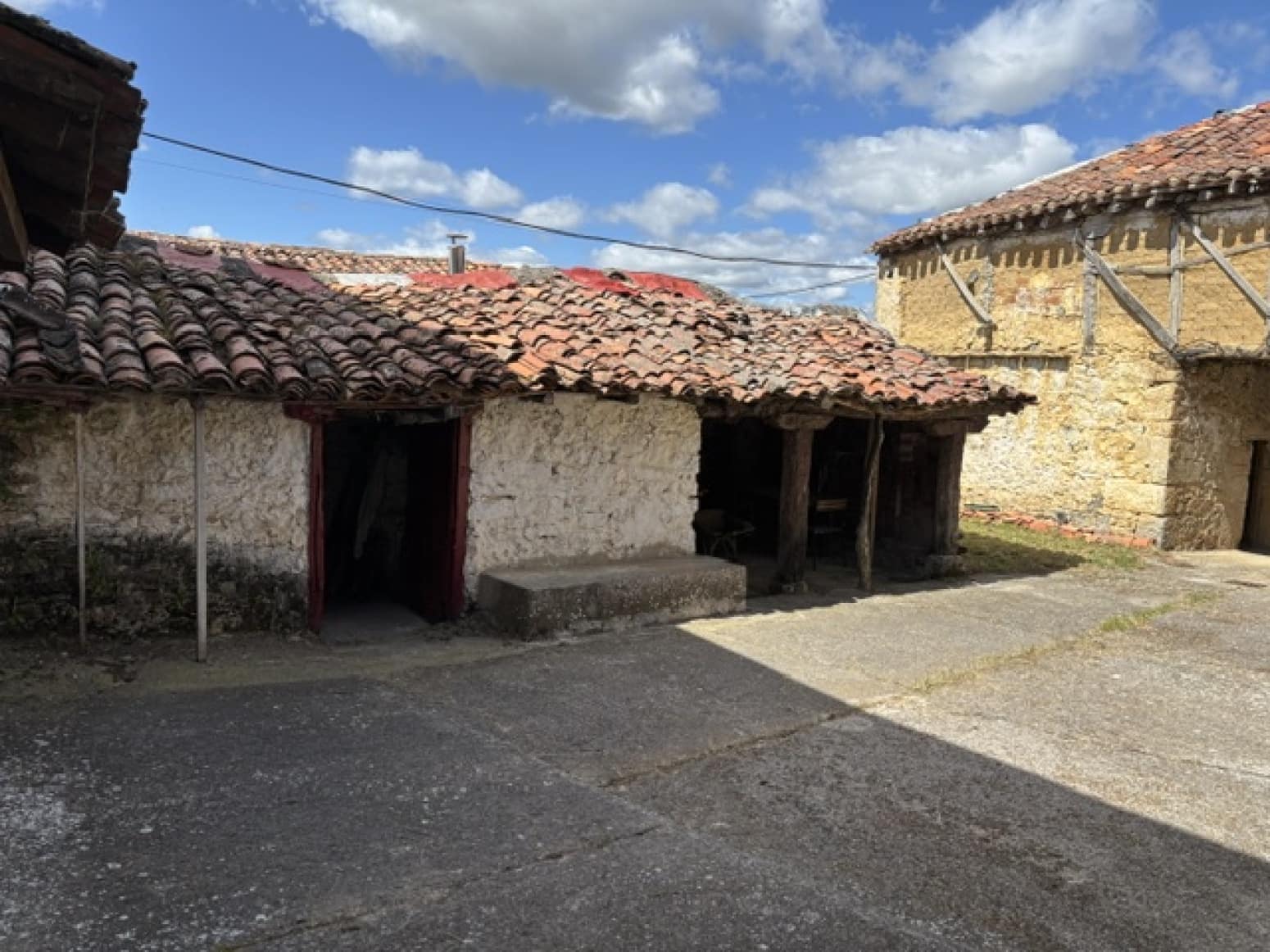 4 bedroom Villa for sale in Pomar de Valdivia - € 75,000 (Ref: 9915342)