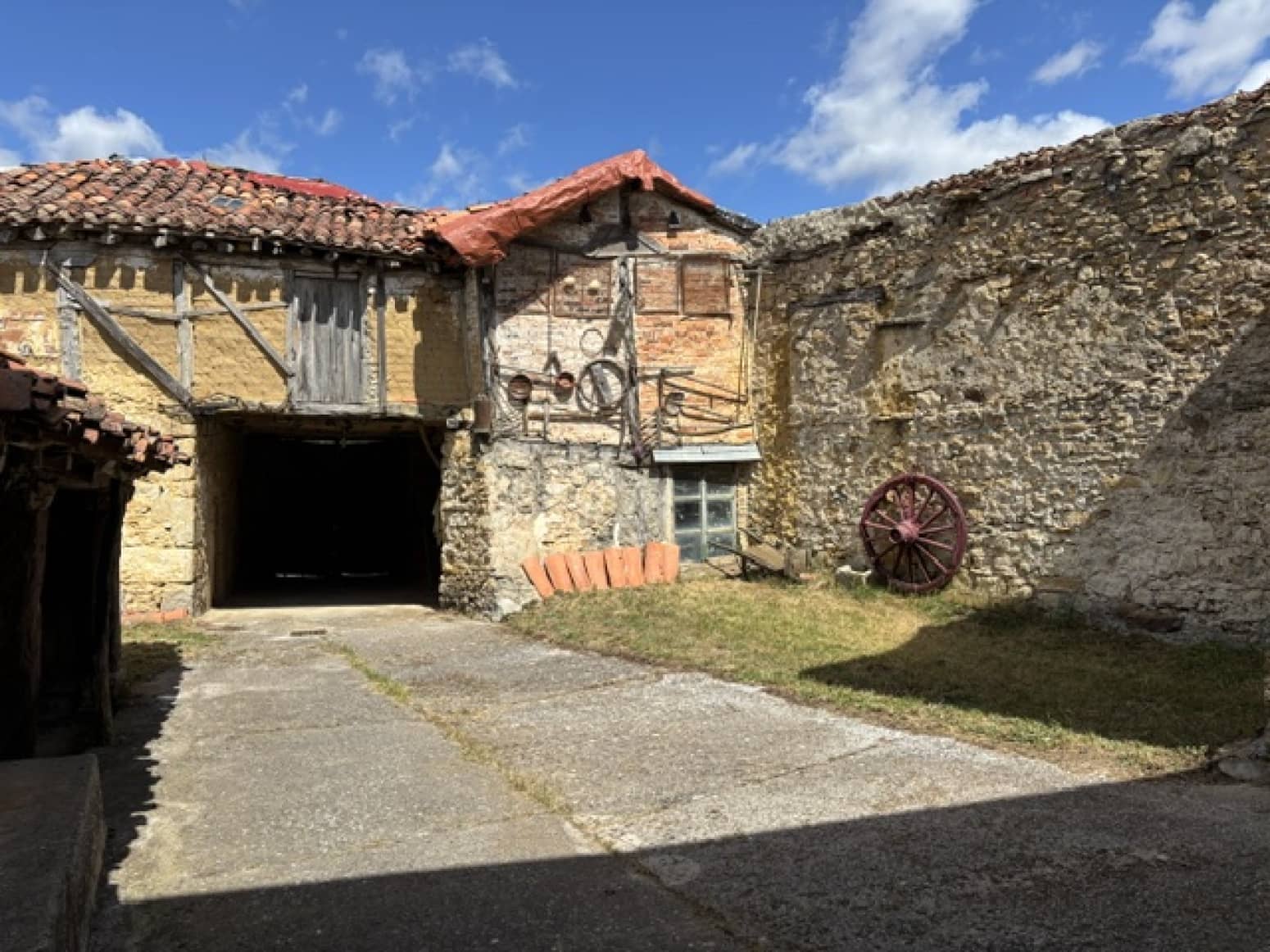 4 bedroom Villa for sale in Pomar de Valdivia - € 75,000 (Ref: 9915342)