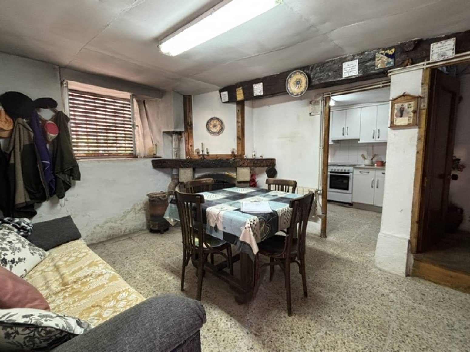4 bedroom Villa for sale in Pomar de Valdivia - € 75,000 (Ref: 9915342)