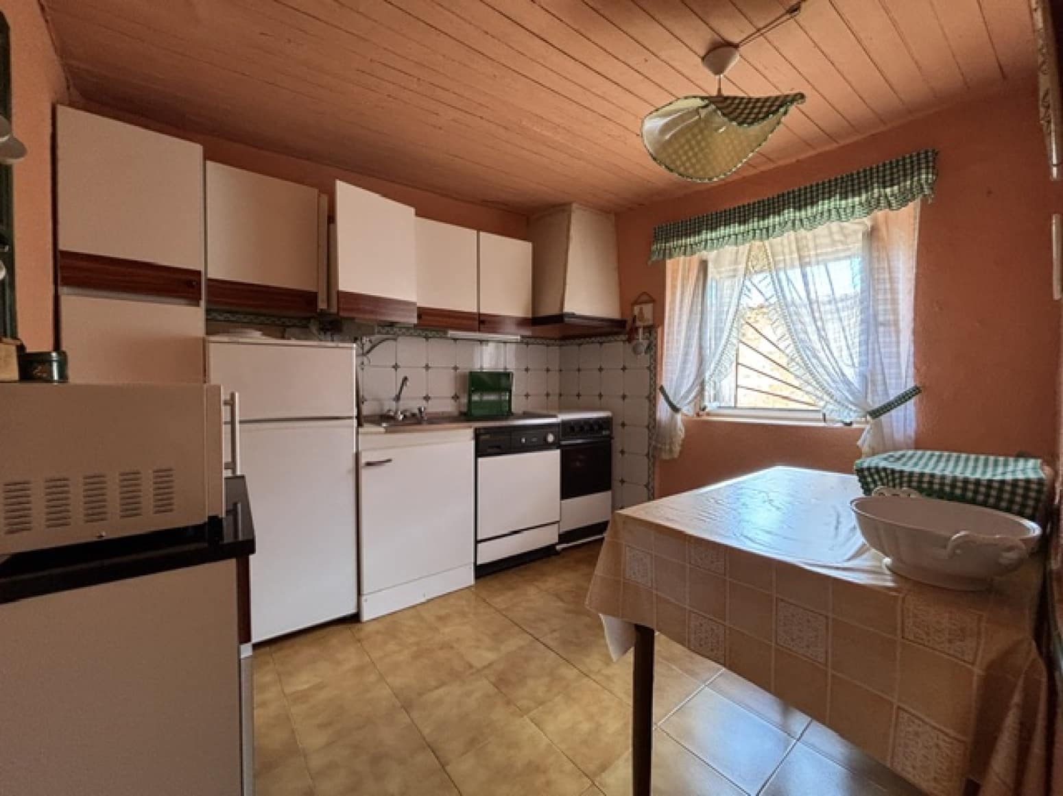 4 bedroom Villa for sale in Pomar de Valdivia - € 75,000 (Ref: 9915342)